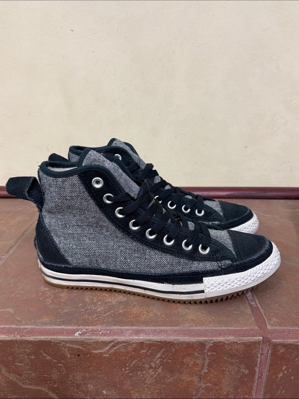 Converse Chuck Taylor All Star Elsie high-top sneakers Size 9